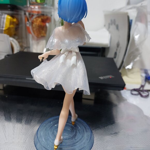 Super Pretty Cute Anime Girl In a Pretty Princess Dress in Gold Toned Gold Heels - Picture 8 of 13